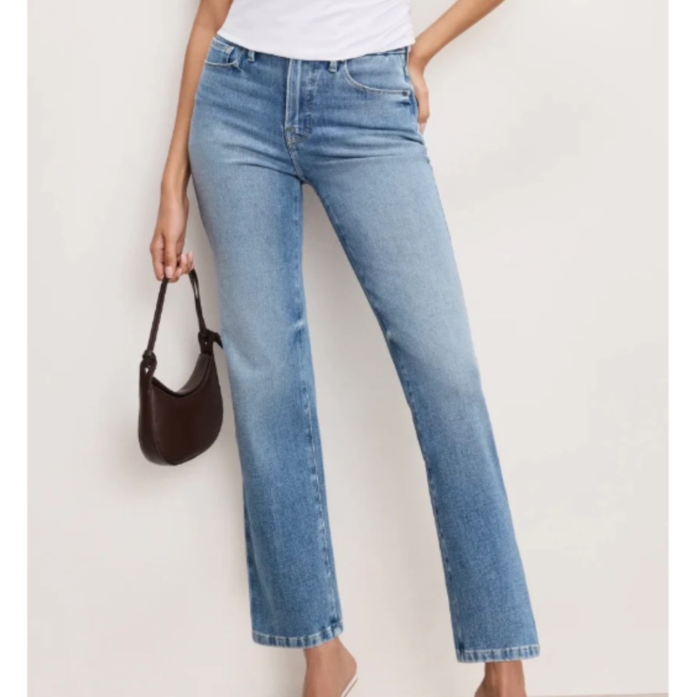 Good American Straight-Leg Jeans in Light Blue Denim